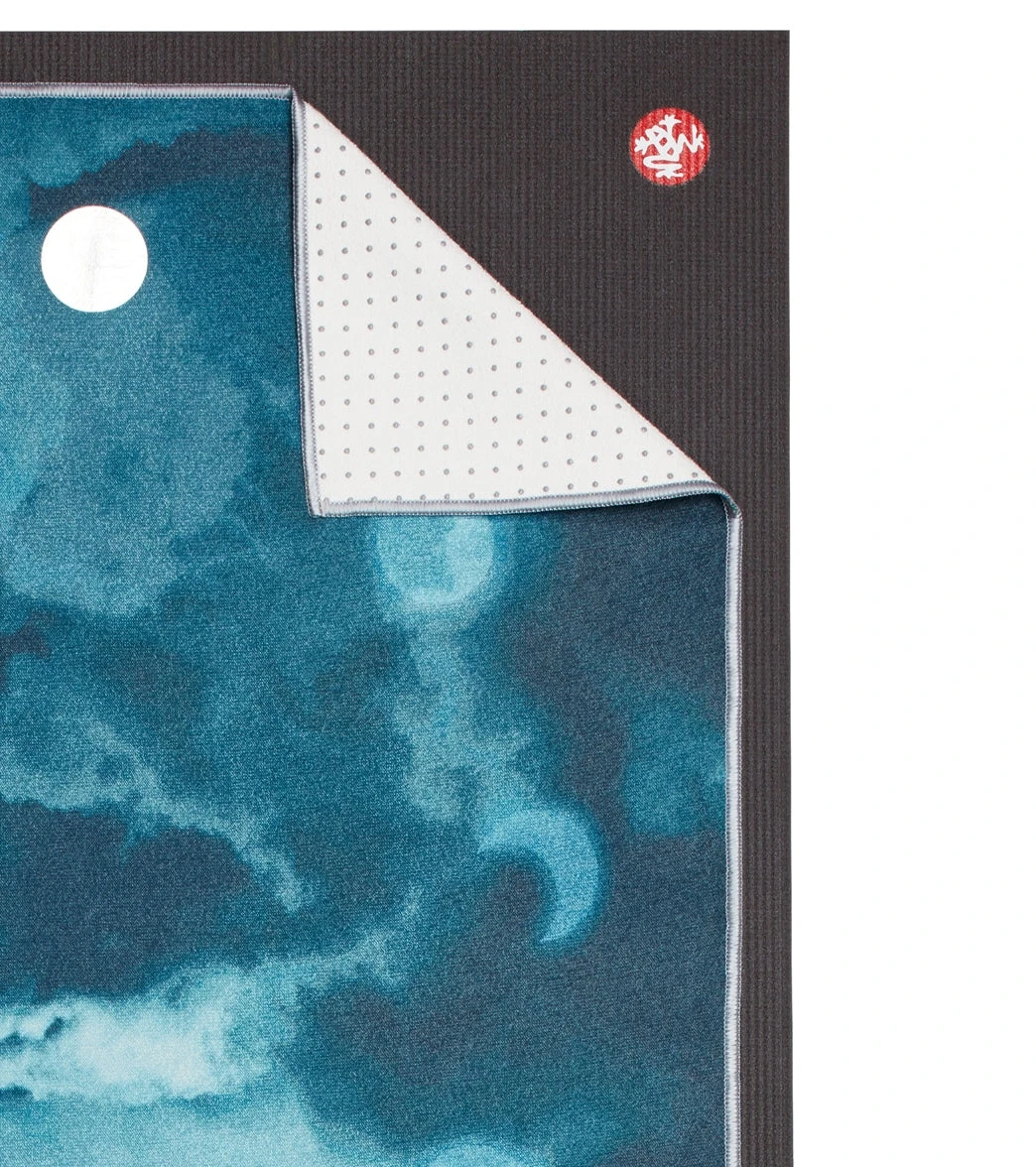Manduka Yogitoes® Lunar Yoga Mat Towel - Image 3