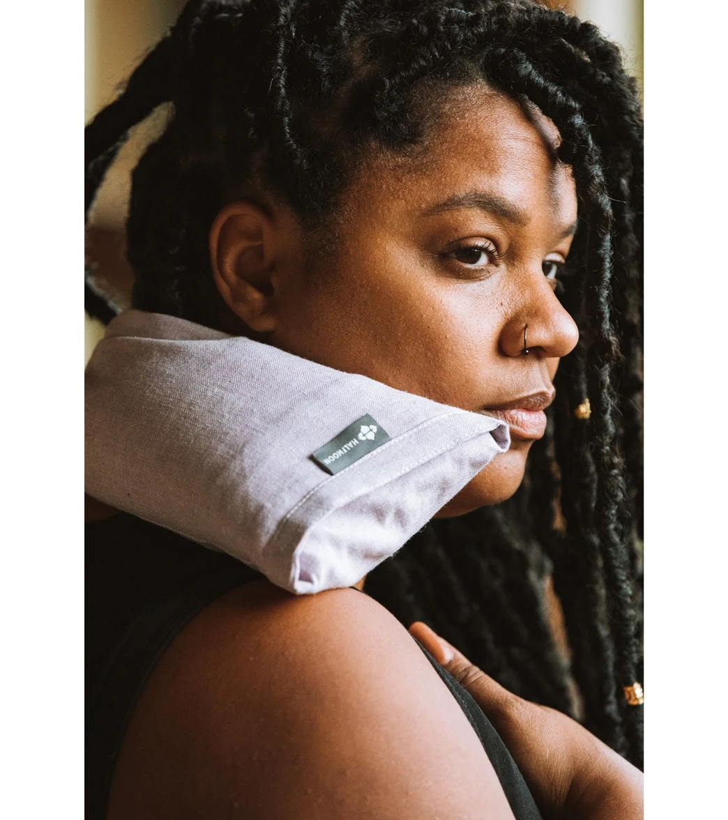 Halfmoon Hot & Cold Linen Therapy Pillow Iris - Image 3